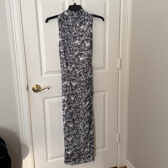 NWOT Betsey Johnson Black and White Floral Maxi Dress medium new - Picture 6 of 6